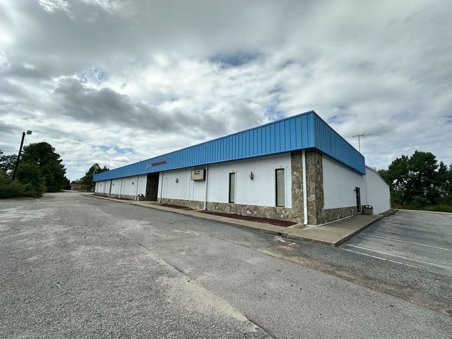 30,000 SF Building on 3.3 Acres – Former Bowling Alley