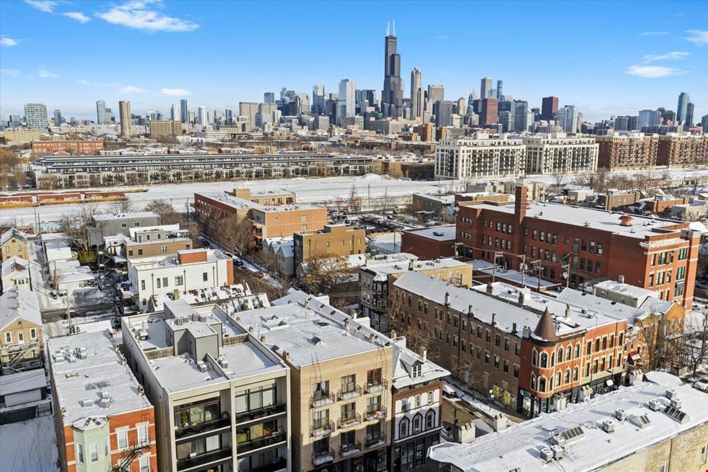 1102 W 18th St, Chicago, IL