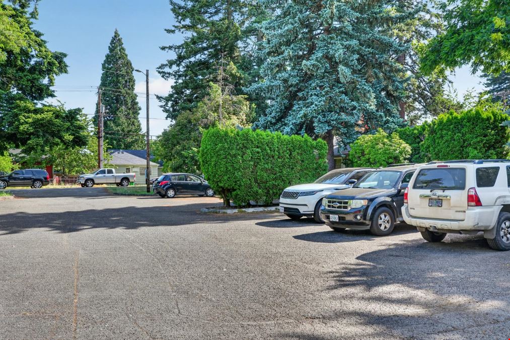 Eastwood Estates - 19109-19123 SE Yamhill St