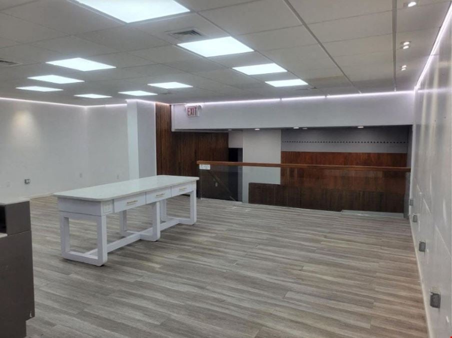 Spacious Vacant  Pharmacy Eye Glasses Retail Store Restaurant Beauty Salon Off Main Street Lease