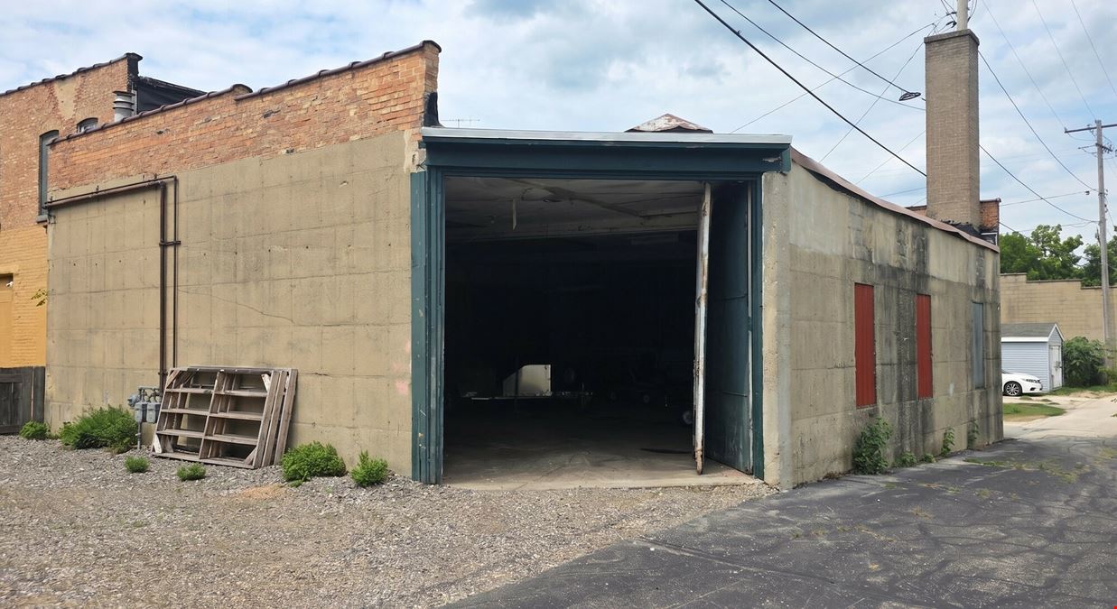 919 Main St