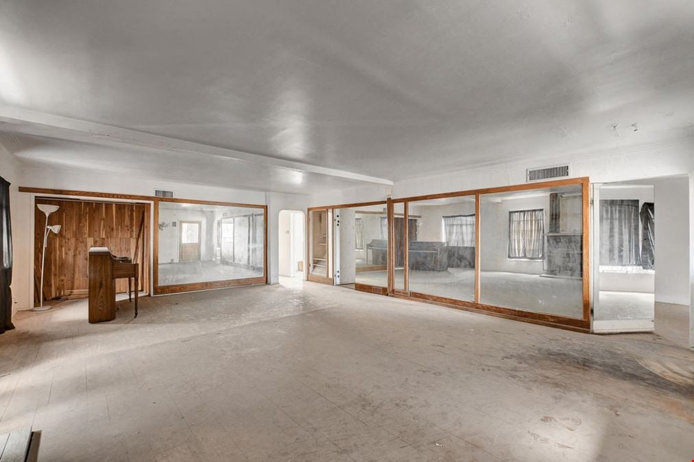 901 E Ogden Ave