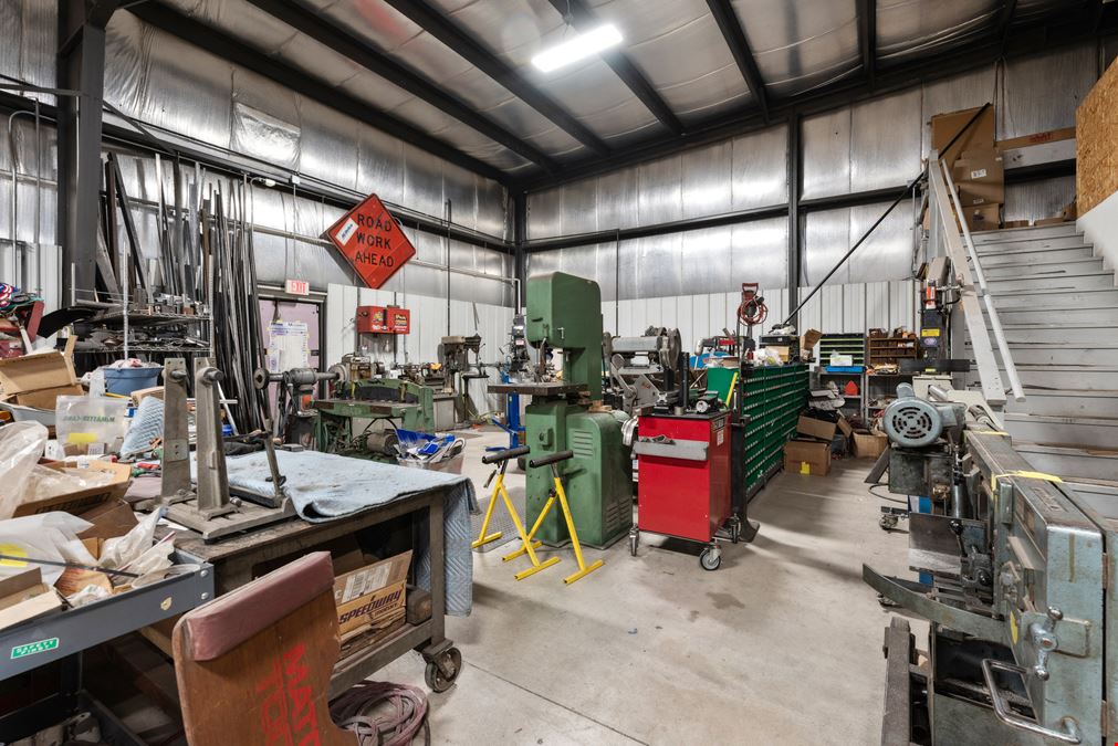 105 Wilmont Dr, Waukesha, WI 53189