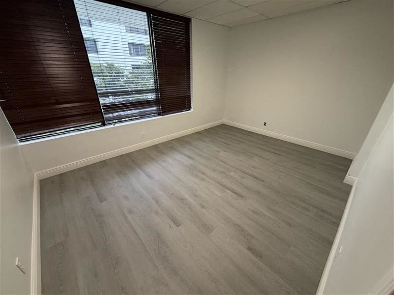 2323 SF Suite 304 Professional and Medical Office Space