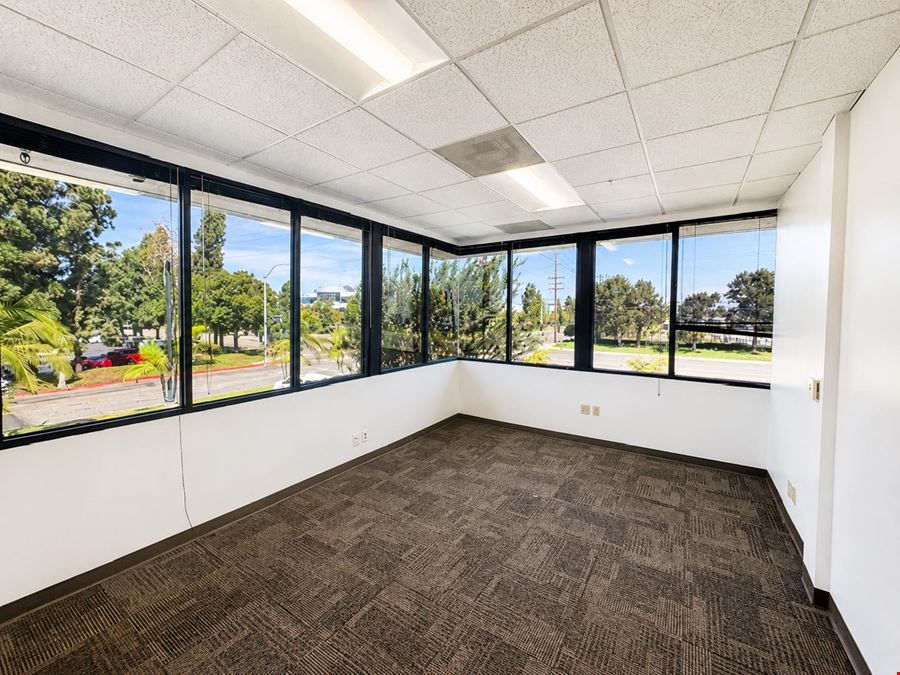 5762-5772 Bolsa Ave