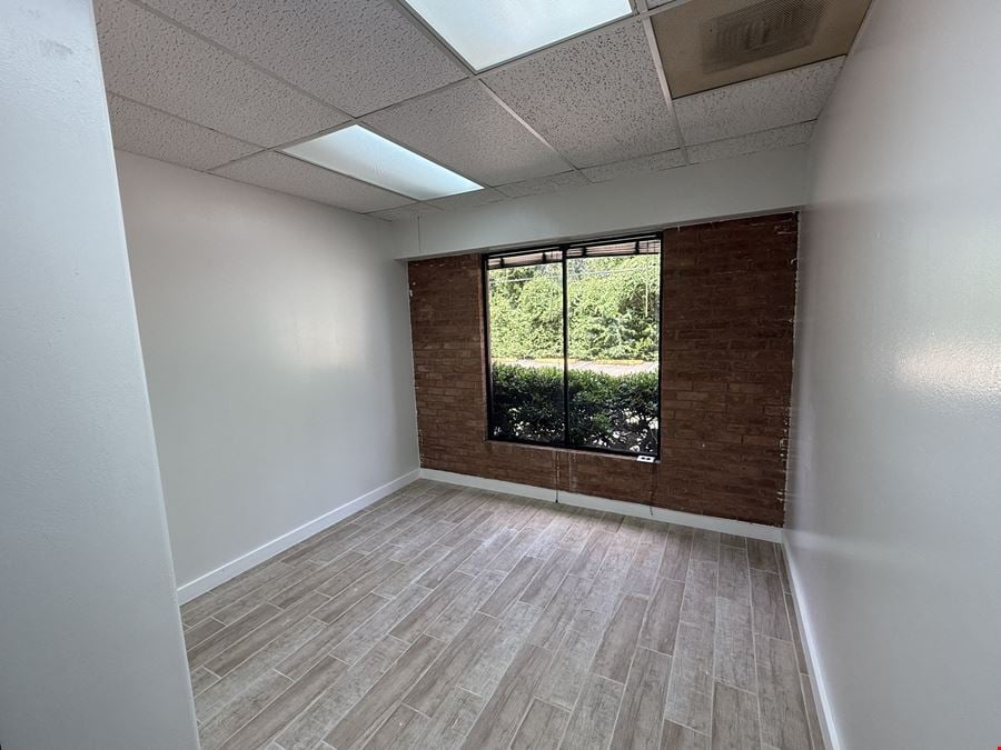 17150 Butte Creek Rd, Houston, TX 77090- 18,847 SF BLDG, 47,916 SF LOT