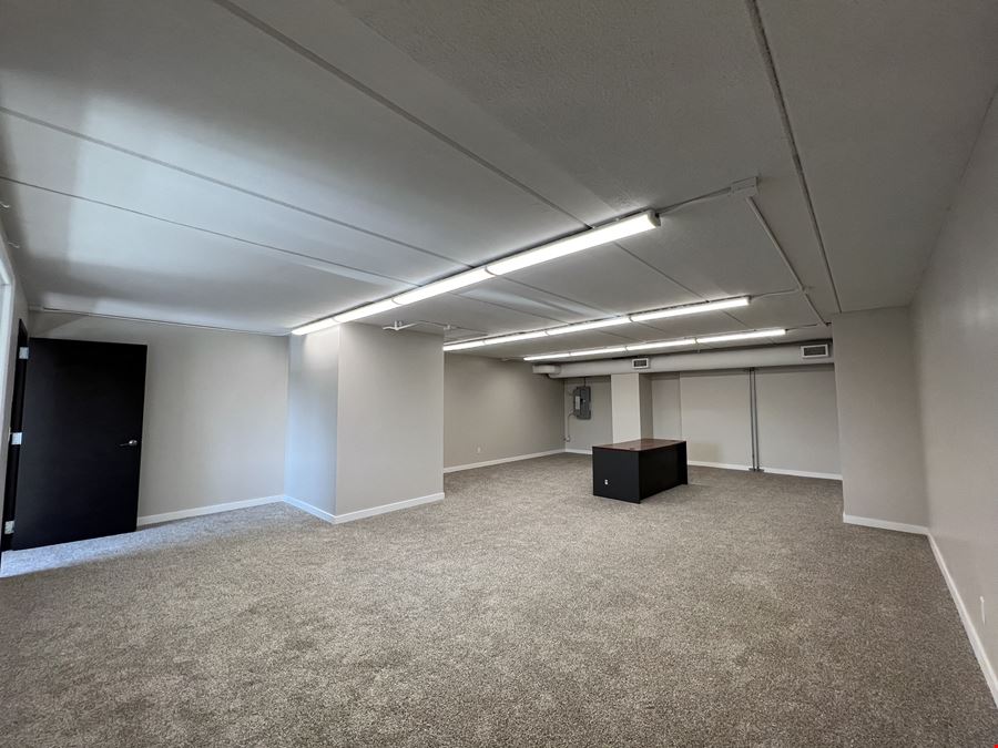 704 University Ave W