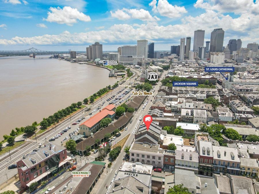 Classic French Quarter Building & Restaurant