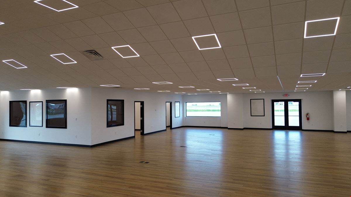 9,600 SF Retail/Office Building Off I-55
