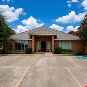 Professional Office Building | 4,109 SF