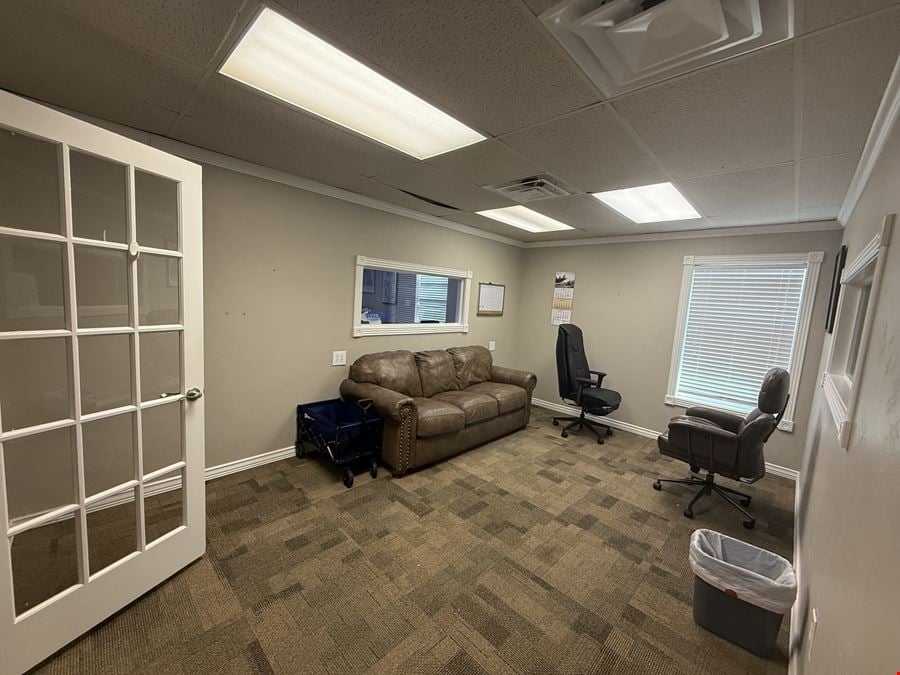 3706 Mockingbird Ln