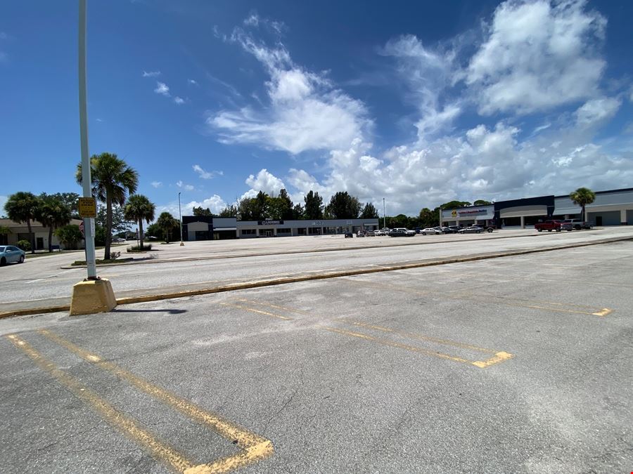 St Lucie Plaza