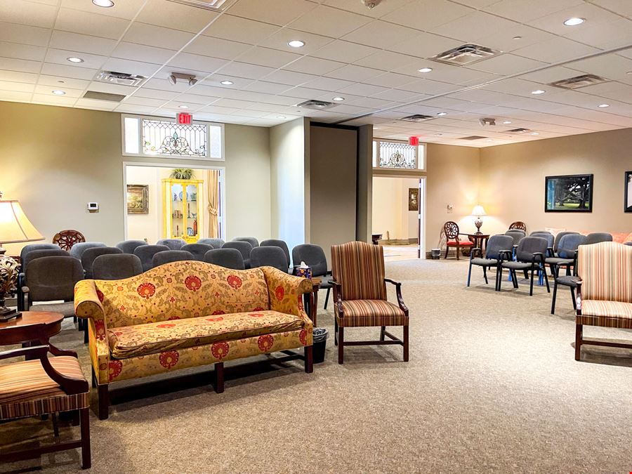 Immaculate ±11,576 SF Facility w/ Quality Construction and Features