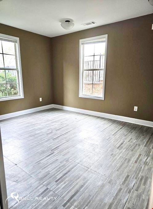 Holly Springs Office Suites | ±120 SF - ±3,832 SF