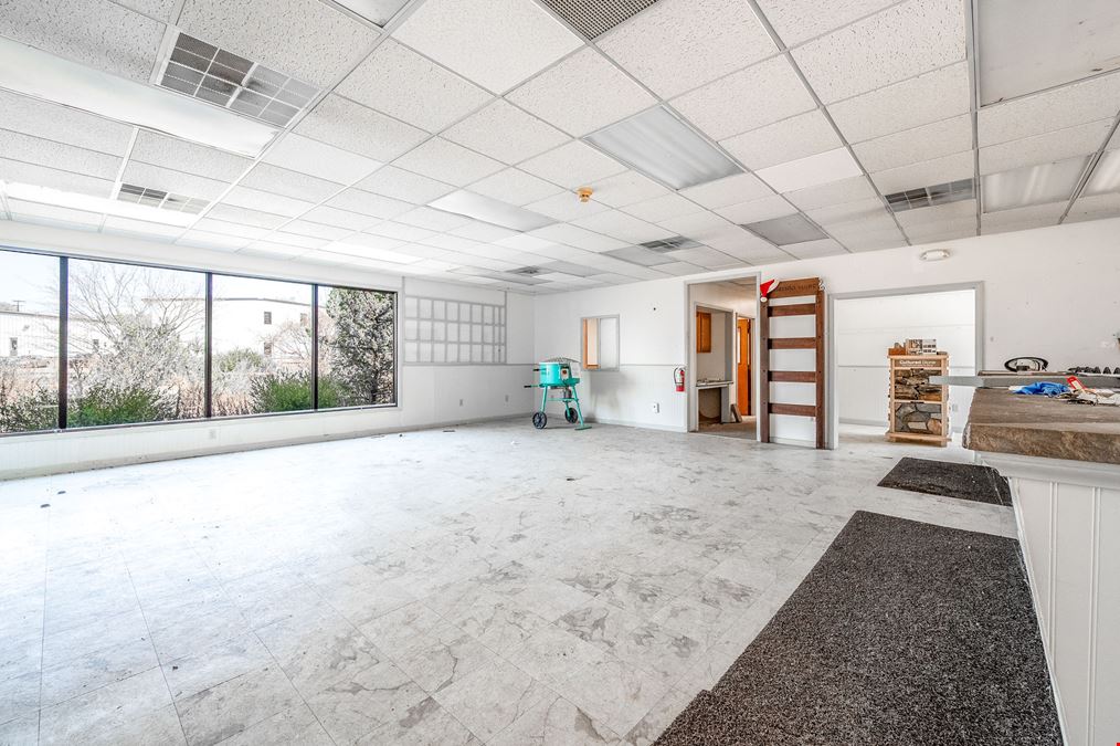 574 Danbury Rd