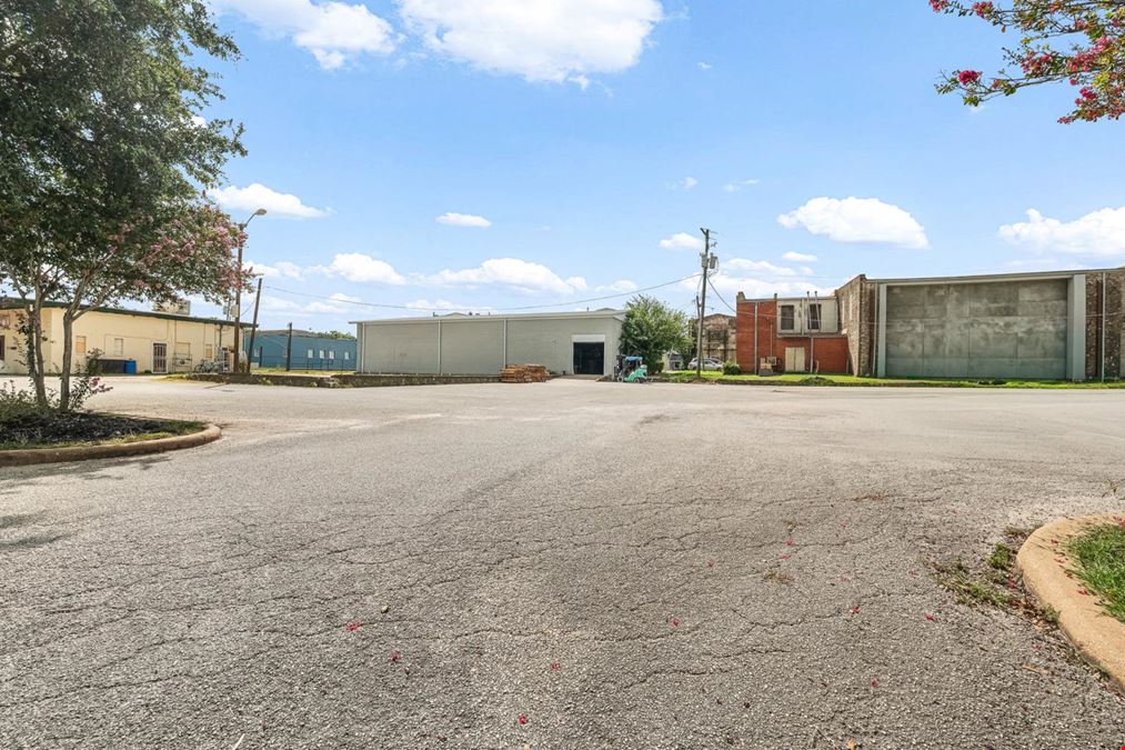109 n la salle Navasota tx