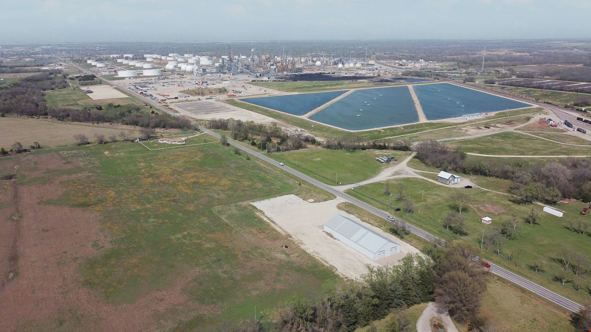 STORAGE WAREHOUSE ON 5± ACRES