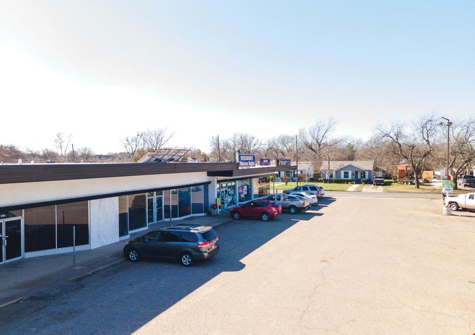 Park Lake Retail Center 1910 Park Lake Drive, Waco, TX
