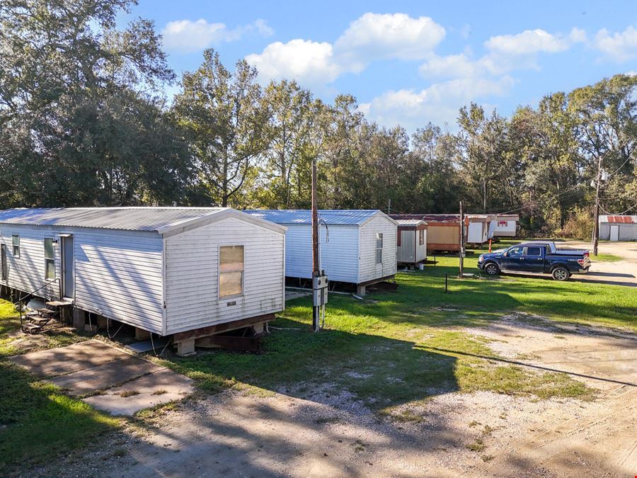 18-Unit Mobile Home Park in Sorrento – Rare Opportunity