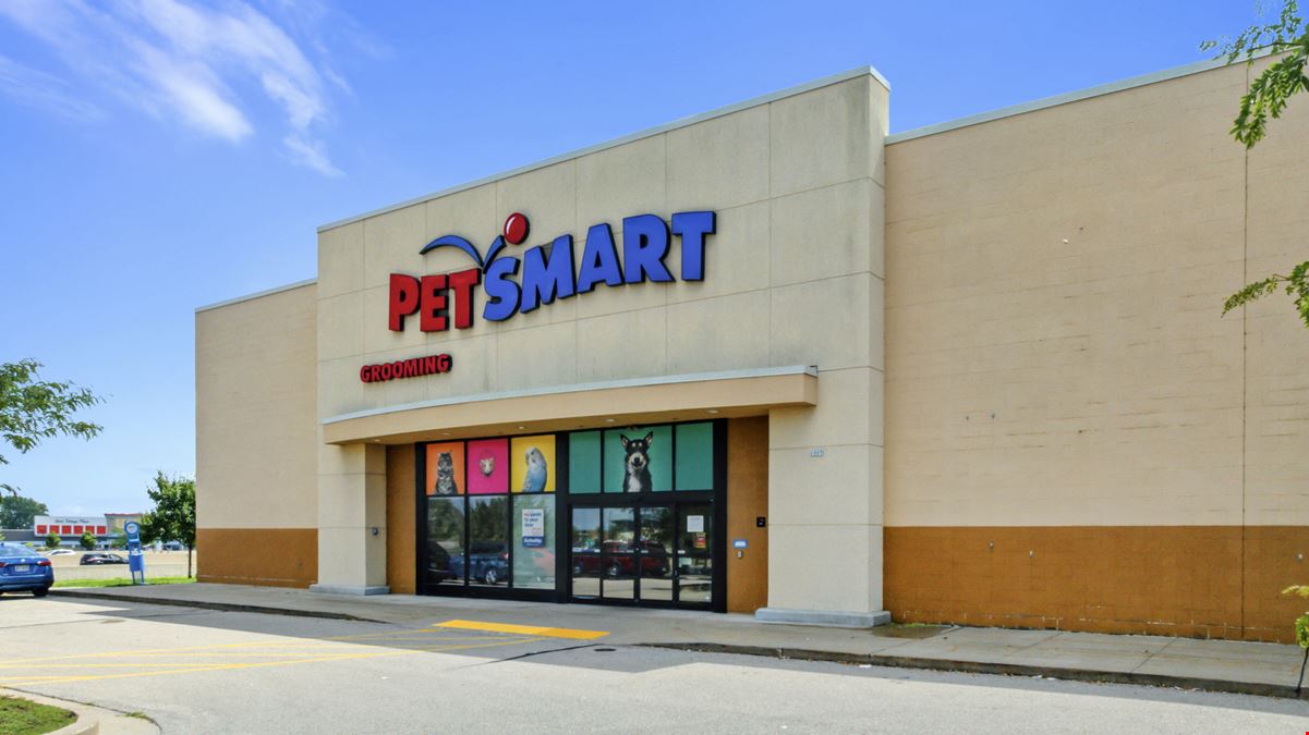Dick's Sporting Goods & PetSmart