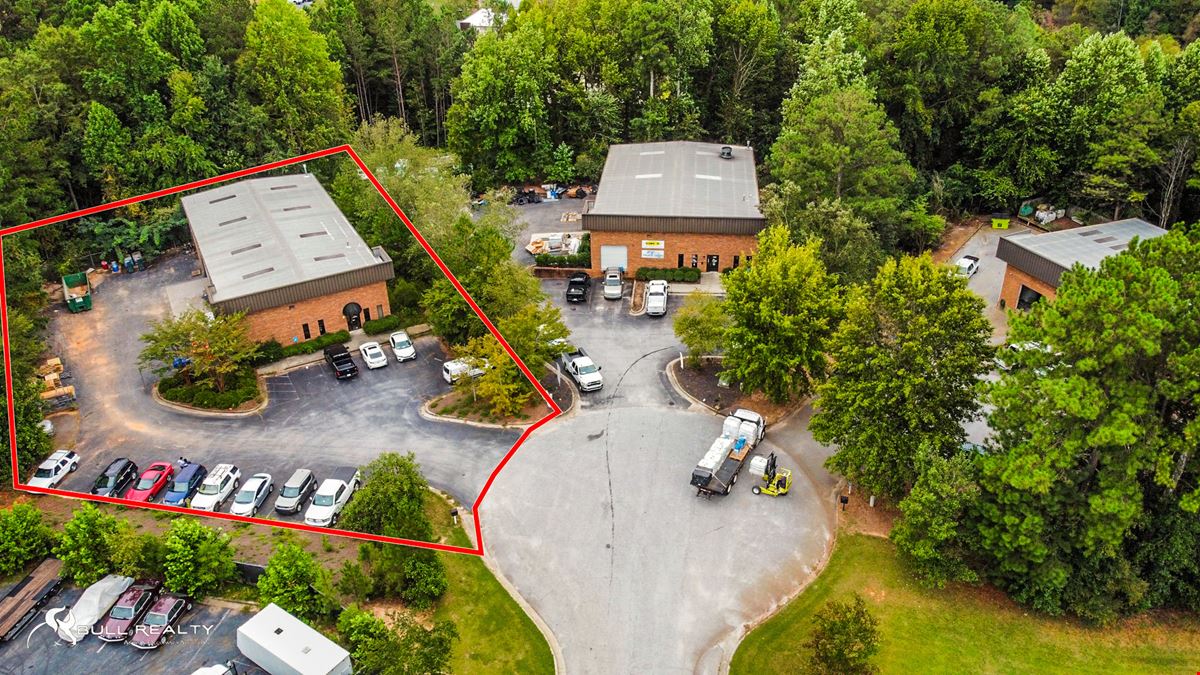 Freestanding Warehouse Building | ±6,000 SF