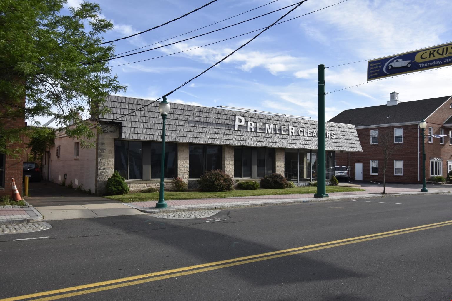 Location Location Location Prime Downtown Newington Location
