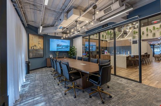 Braun Enterprises - Urban Office - River Oaks