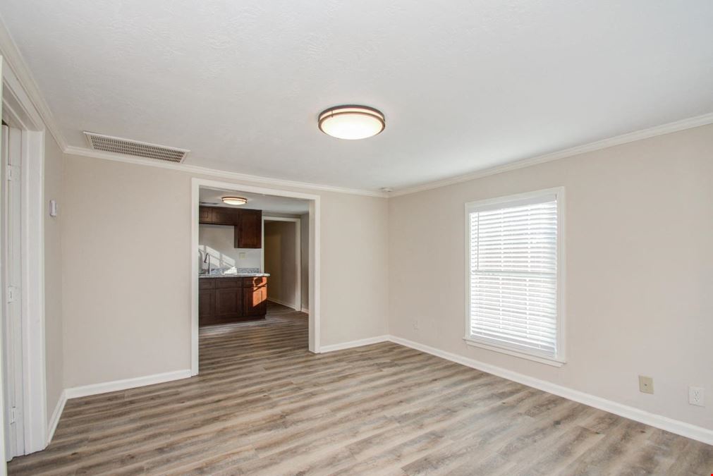 1051 W Little York Rd, Houston, TX 77091