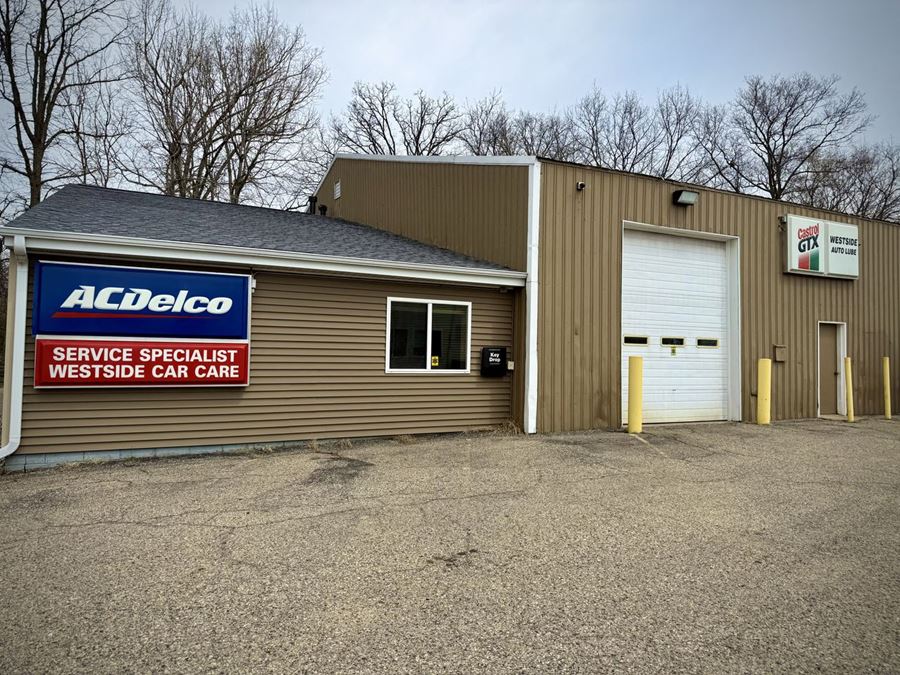 Warehouse / Shop In Lansing Township