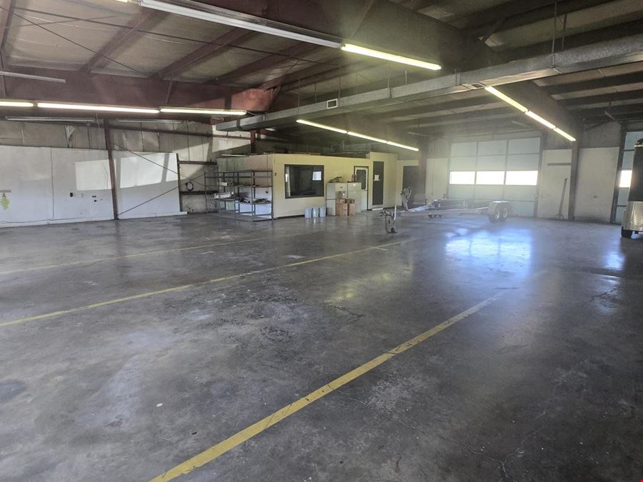 8 Bay Office Warehouse for Sale