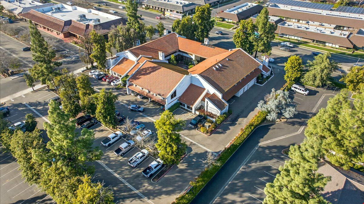 Leased Investment: 6 Remodeled General/Professional Suites