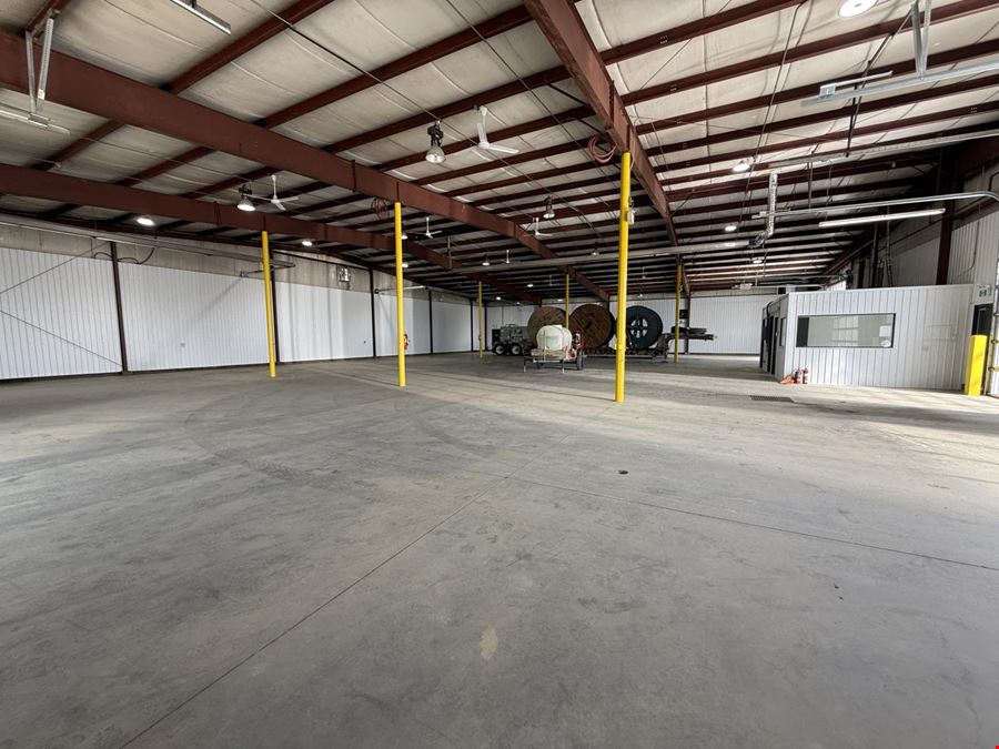 4038/4040 Industry Ave