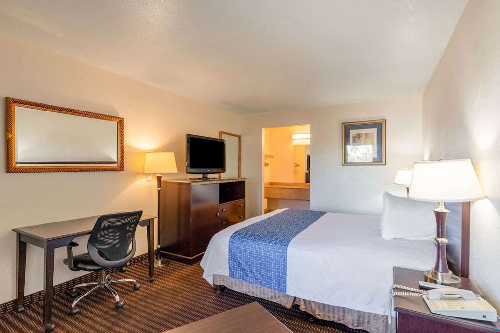 Econo Lodge & Rodeway Phoenix Arizona 