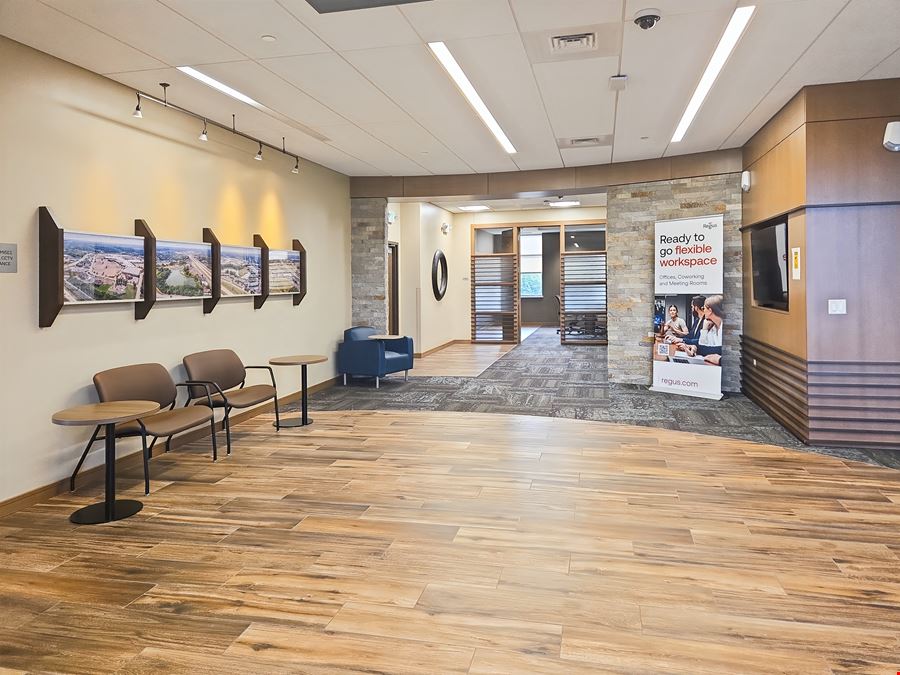 Regus - Eau Claire - Oakwood Mall Dr