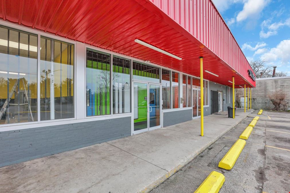 Southside Columbus laundromat, retail space, and drive-thru 1501-1511 Frebis Avenue