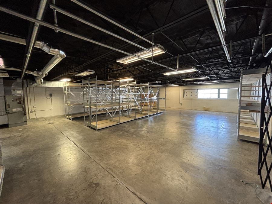 FOR SUBLEASE: 43,434 SF SHOWROOM & SERVICE BUILDING
