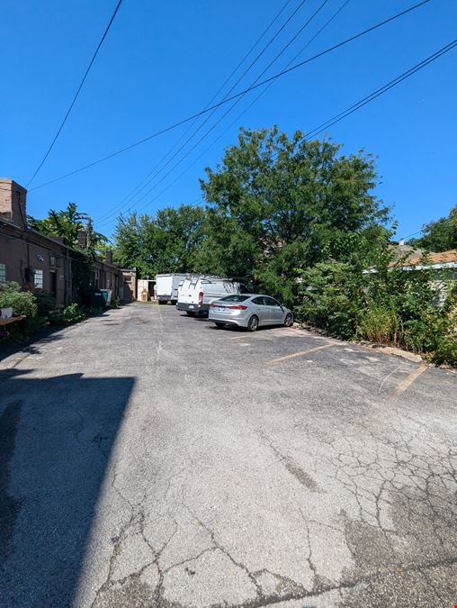 Value-Add Prime Oak Park Retail Opportunity