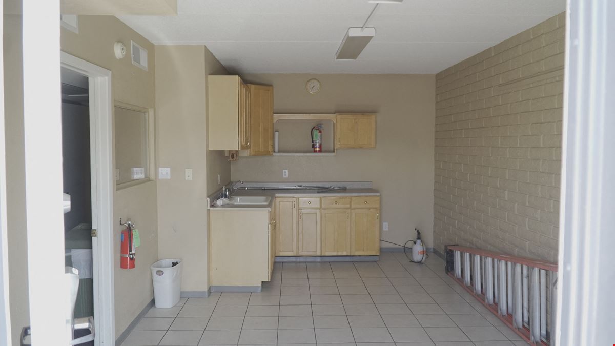 78 W Ray Rd