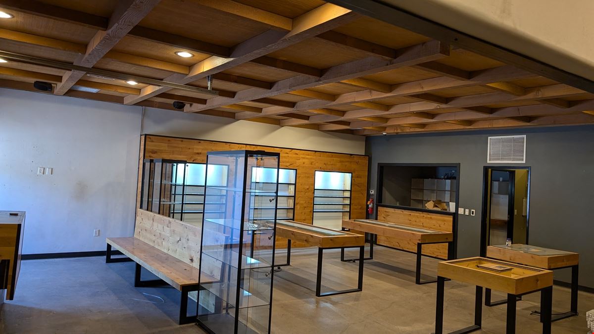 High Profile and Versatile Commercial Property
