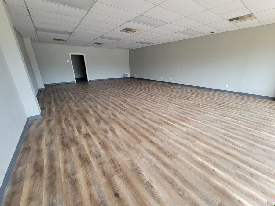 1,102 SF Retail Space Available | Heritage Square Shopping Center