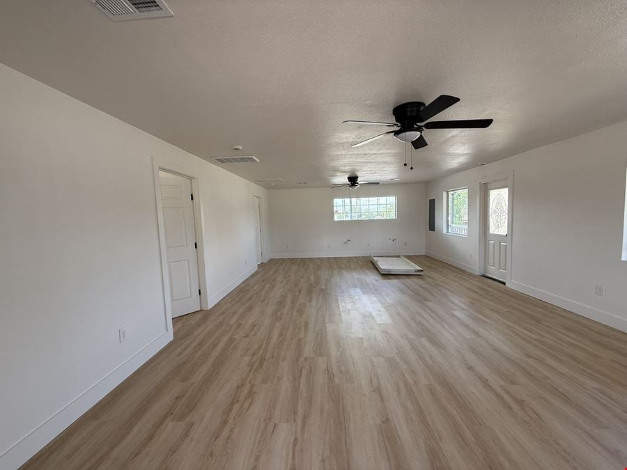 405 8th St, Kemah TX 77565- Office/Retail Opportunity