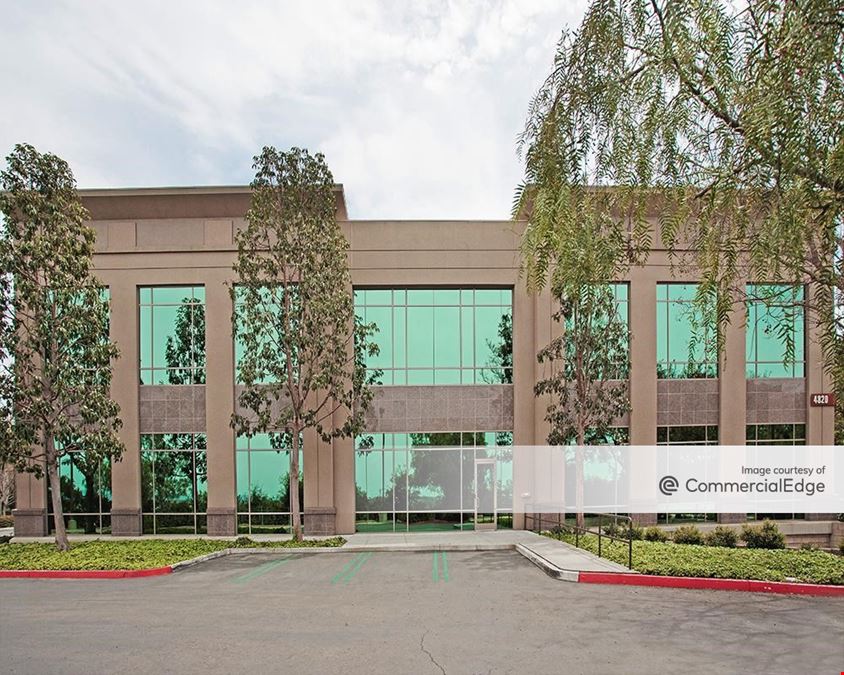 Bridge Pointe Corporate Centre - Ph. II
