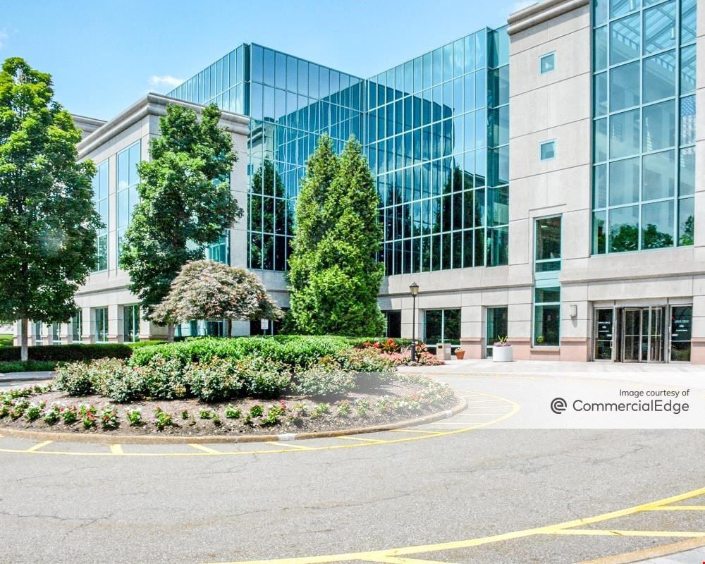 Arbor Circle South - 8 Campus Drive