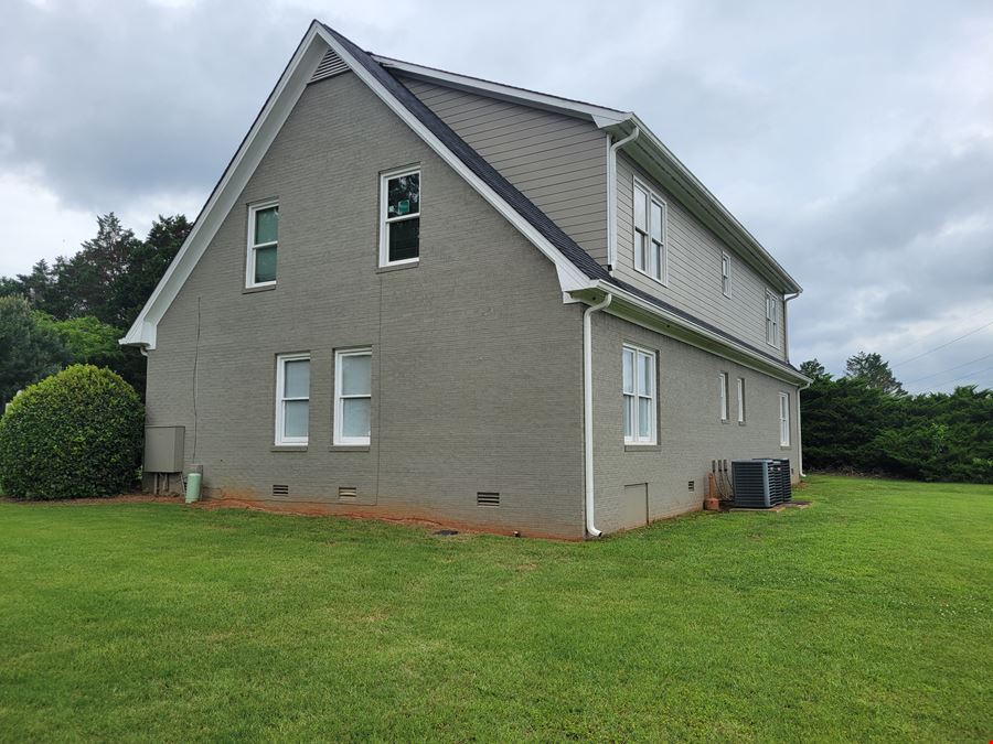 1026 Twelve Oaks Circle