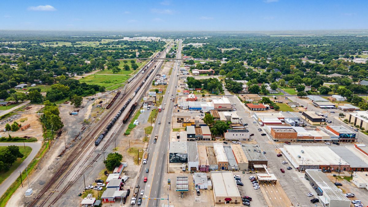 Corner-Lot Commercial Asset in Downtown Hearne