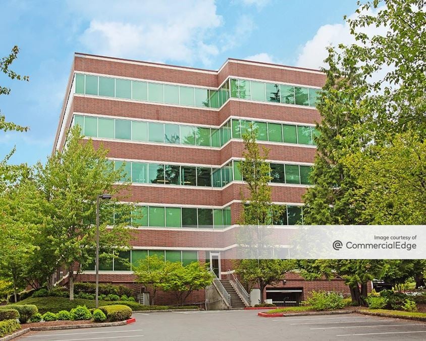 Three Centerpointe