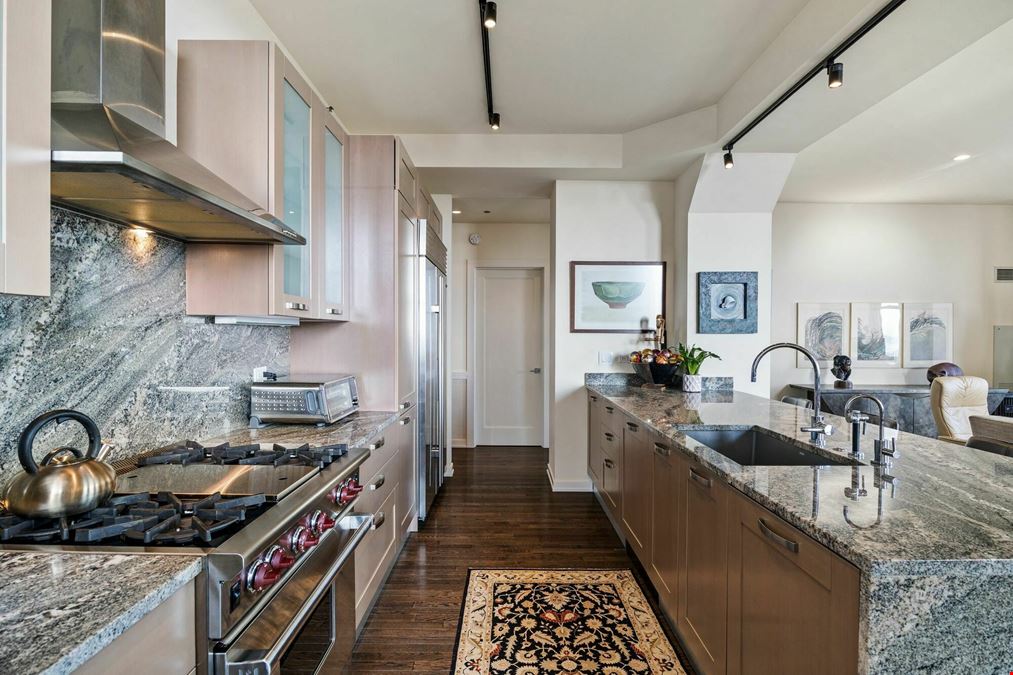 6 N. Michigan Ave #1103