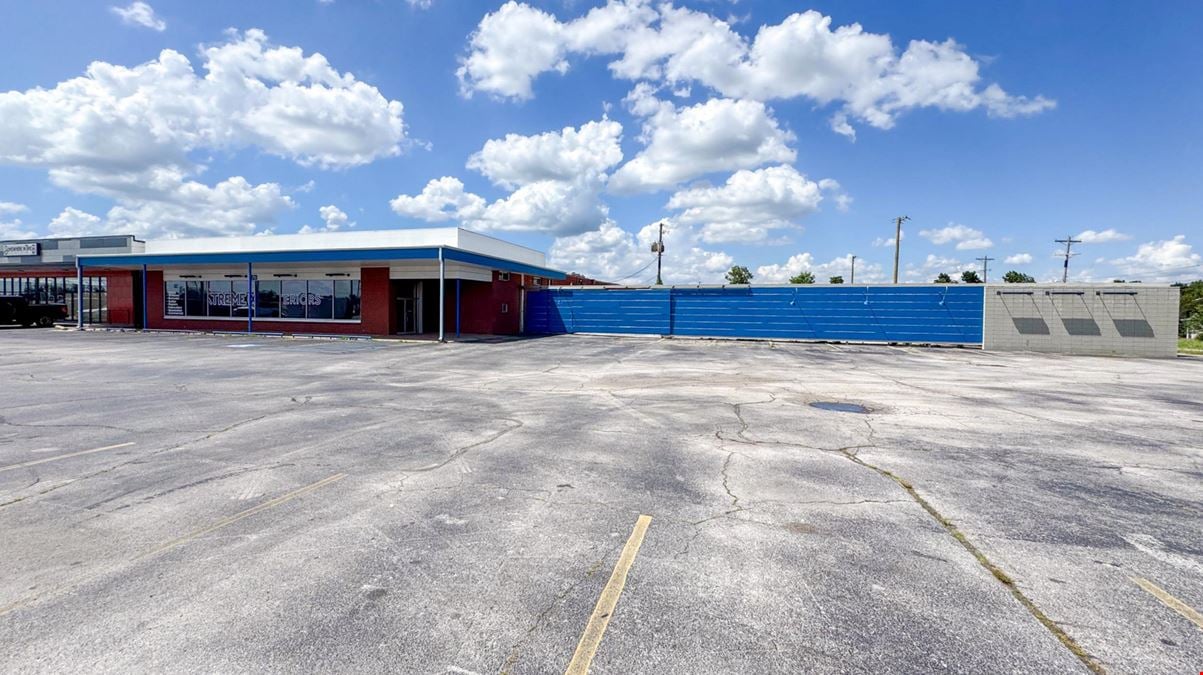 715 W Walnut St