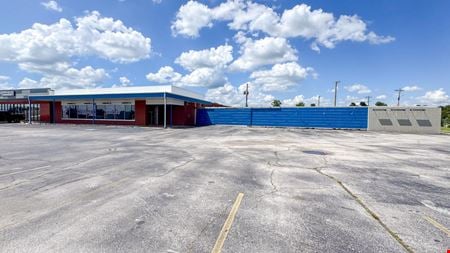 Preview of Retail space for Rent at 715 W Walnut St