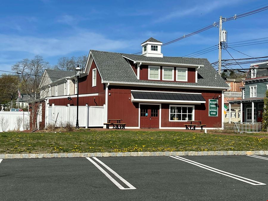 128 Main St